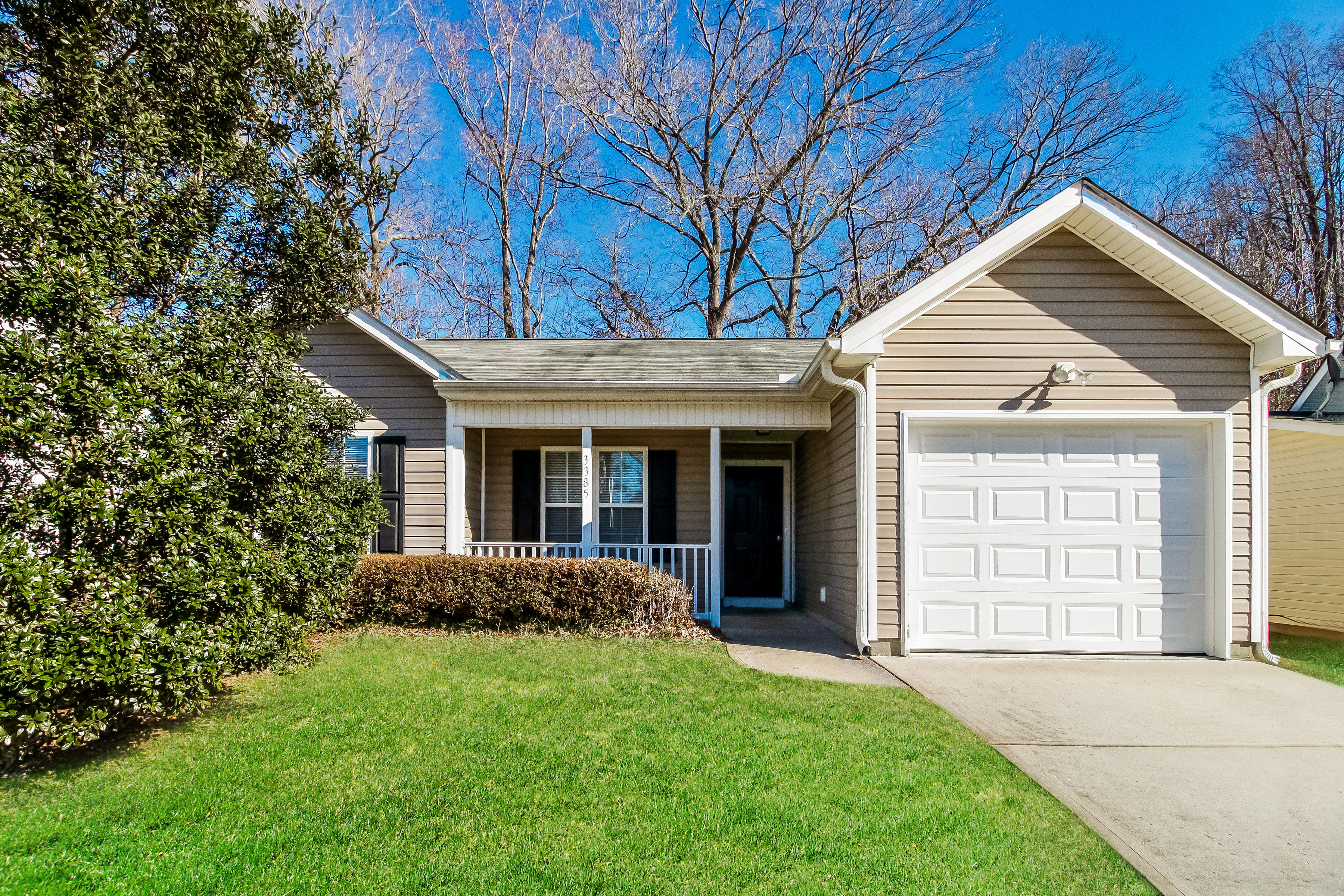 3385 Tinley Park Dr Winston-Salem, NC 27107